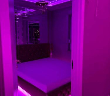 Nowe Miasto Apartment | Apartament "Prezydencki VIP" blisko Centrum z dużą wanną dla Dwojga - Parking FREE