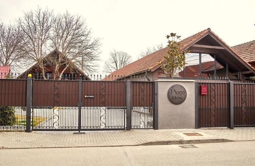 Alba Iulia House | Apartament TANGO la casa PIANO HOUSE ,cu parcare