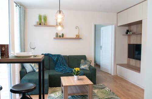 Kielce Apartment | Apartament Zielony - Okrzei (Garaż, Targi)