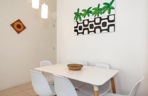 Recreio dos Bandeirantes Apartment | Apartamento 2 Qto e Varanda em Condomínio Completo