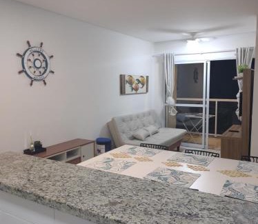 Vila Julia Apartment | Apartamento 500m Praia da Enseada Guarujá varanda e vaga de garagem