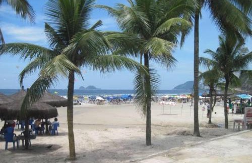 Enseada Apartment | Apartamento a cinco quarteirões da praia da enseda