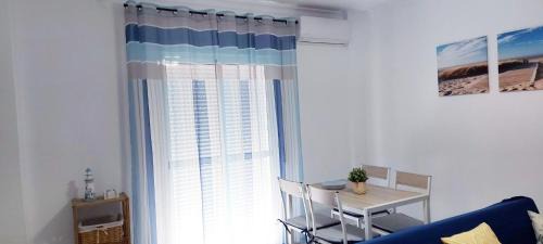 Conil de la Frontera City Center Apartment | Apartamento Conil Playa & céntrico, con Aire Acond y WIFI -SOLO FAMILIAS Y PAREJAS-
