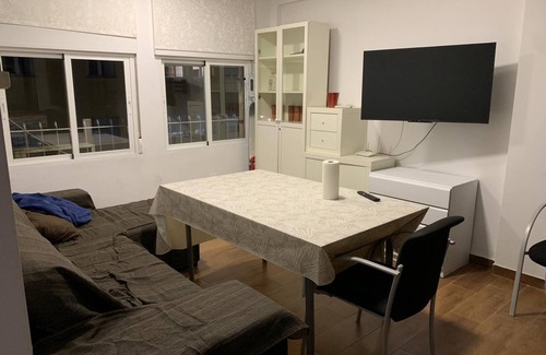 Jaen Condo | Apartamento con Aparcamiento, en un Sitio Tranquilo de Jaén