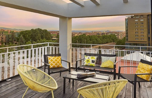 Granada City Center Apartment | Apartamento con Terraza, Preciosas Vistas, Parking