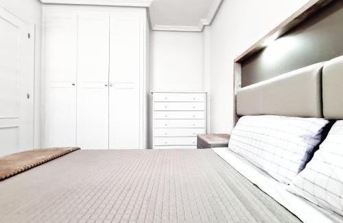 Santa Pola Apartment | Apartamento con terraza, piscina y playa a 400m