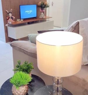 Imigrantes Apartment | Apartamento CONFORTO prox do SHOPPING NAÇÕES prox ABBA Church - cozinha completa - Ar condicionado - WiFi - Smart Tv 32' - Youtube e Apps - estacionamento privado - Portaria 24h - Acomoda até 8 pessoas - Anfitriã SuperHost no BNB 5 Estrelas