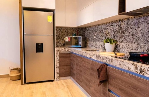 Kennedy Apartment | Apartamento de Lujo Estilo Los Ángeles: de Estreno