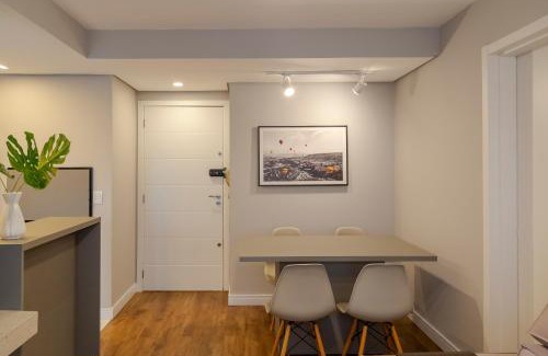 Partenon Apartment | Apartamento elegante próximo a PUC e HSL