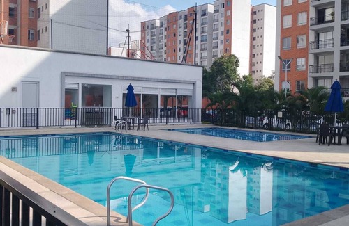 Cali Apartment | Apartamento elegante en el Norte con full AC