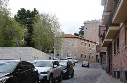 Old Town of Avila House | Apartamento en el Centro de Avila Al Lado del Parador de Avila!