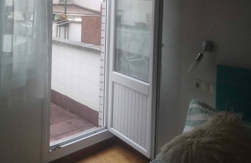 Distrito Oeste Apartment | Apartamento en Gijón con Terraza a 800 Metros de Playa del Arbeyal