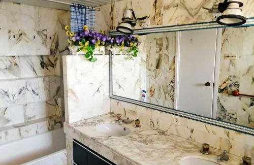 El Roc de Sant Gaieta Apartment | Apartamento en primera línea de mar