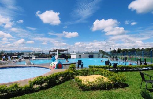 Montenegro Apartment | Apartamento muy cerca al Parque del Café con Piscina - Montenegro 101A