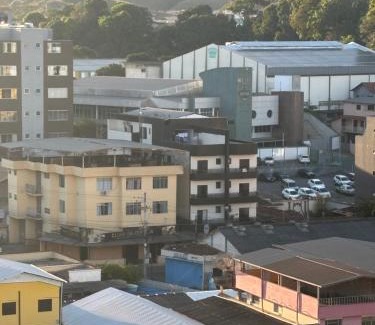 Joao Monlevade Apartment | Apartamento novinho e central - 2 ou 3 quartos, 2 banheiros, elevador e estacionamento