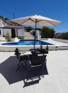 Oria Apartment | Apartamento Ruby at Casa Tomaddi with private pool and super-king bed