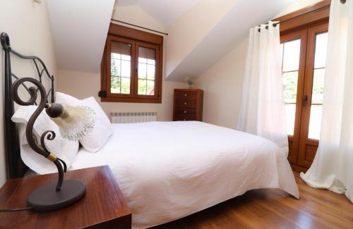 Arenas de San Pedro Apartment | Apartamentos El Retiro del Mirador by RetiroRural