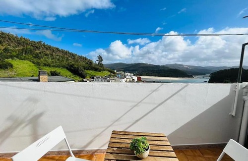 Porto do Barqueiro Apartment | Apartamentos Ría do Barqueiro - Gran apartamento completo con terraza en O Barqueiro