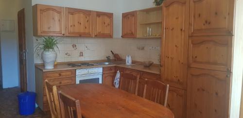 Horni Blatna Apartment | Apartmán náměstí 2