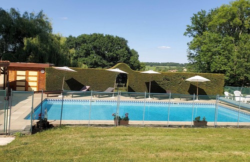 Saint-Privat-en-Perigord House | Apartment Les Roses in La Marteille - 6 people