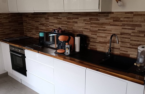Saint-Remy-les-Chevreuse Apartment | Apartment 'Chez Sibylle Chevreuse Saclay' with Balcony, Wi-Fi and Air Conditioning
