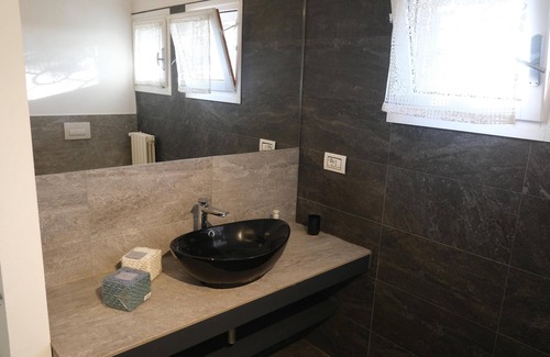 San Colombano al Lambro Bed & Breakfast | Apartment in the hills with garden