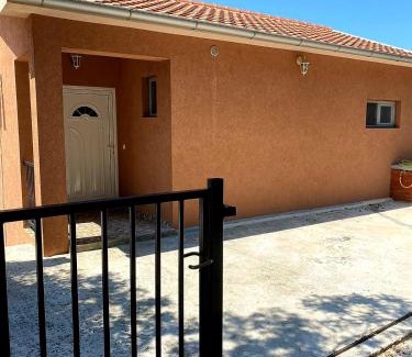 Bigovo Apartment | Apartmani Trašte