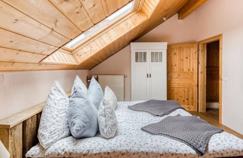 Bergenhausen Other | Apartment Kornspeicher (7-bed apartment) - Lindenhof apartments