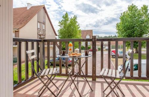 Merville-Franceville-Plage Apartment | Apartment La Côte Fleurie-3 by Interhome