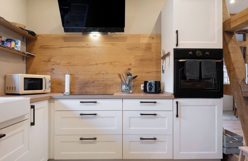 Region Hannover District Apartment | Apartment 'Nordlichterhof' with Private Garden and Wi-Fi