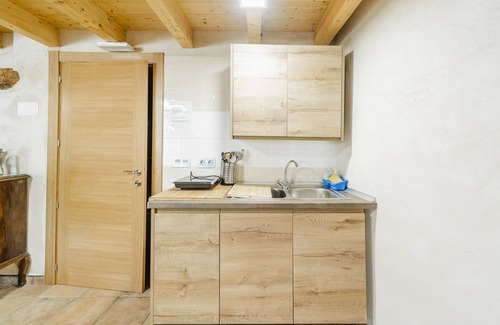 San Martin de Rubiales Apartment | Apartment 'Tierra' with Shared Garden, Balcony and Wi-Fi