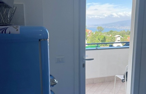Piazza-Tralia-Pendolo Apartment | Apartment with pool and breathtaking view of the Golfo di Napoli