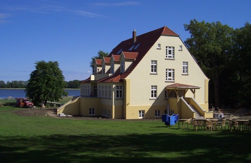 Grubnow Apartment | Apartment 1 in Gut Grubnow directly on the water on Rügen