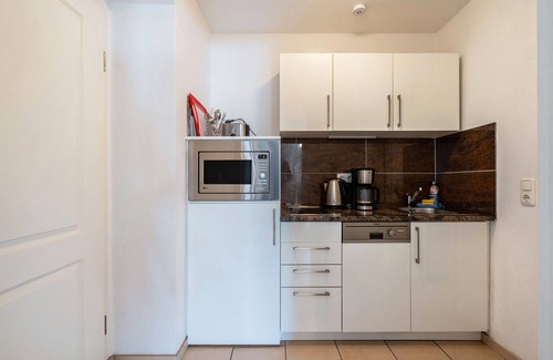 Dresden Apartment | Apartment '1 Souterrain' with Private Garden and Wi-Fi