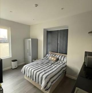 Wellington Apartment | APARTMENT 1, Westmount