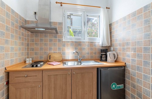 Agios Georgios Pagon Apartment | Apartment '2' with Sea View, Wi-Fi and Air Conditioning