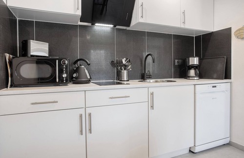 Schmatzin Apartment | Apartment '3' with Private Terrace, Private Garden and Wi-Fi