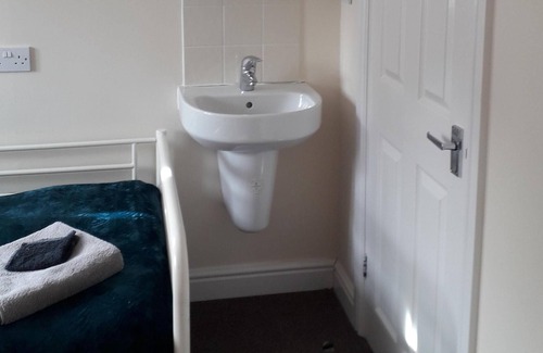 Bedford Apartment | Apartment - 5 minutes to Bedford Hospital