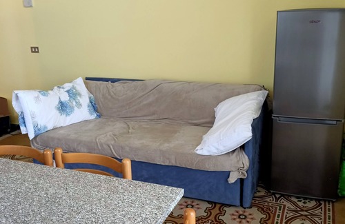 San Terenzo Apartment | Apartment 50m from the beach (umbrellas and sunbeds can be rented on the beach)