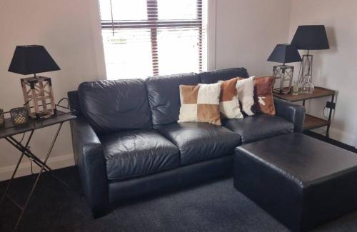 Blenheim Apartment | Apartment 6 - Haddin Court - Funky One Bedroom