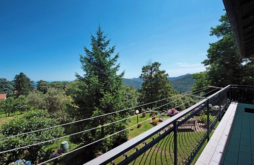 Stella Apartment | Apartment 'Ai Campi' with Private Garden, Balcony and Wi-Fi