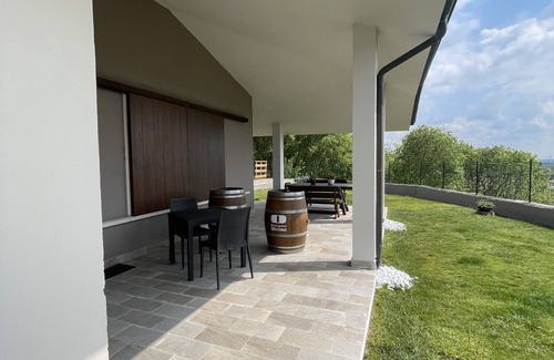 Valeggio sul Mincio Apartment | Apartment 'Appartmanto Pradica' with Shared Garden, Wi-Fi and Air Conditioning