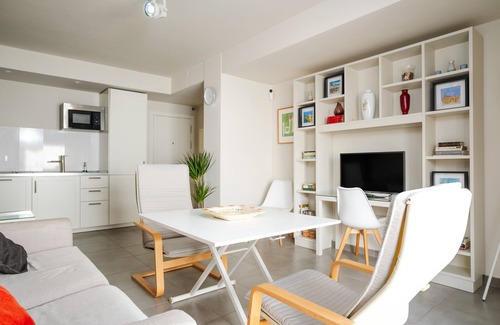 San Lorenzo Apartment | Apartment 'A Orillas Del Guadalquivir' with Balcony, Wi-Fi and Air Conditioning