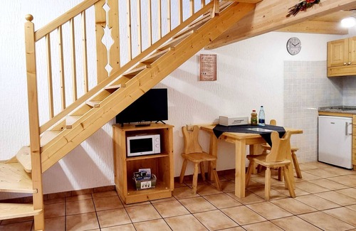 Pinzolo Apartment | Apartment 'Adamello 15' with Wi-Fi