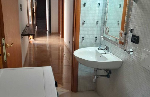 Sestri Ponente Apartment | Apartment 'Airport Station' with Balcony, Wi-Fi and Air Conditioning