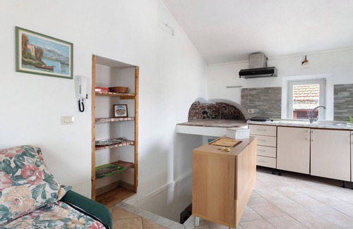 Valeriano Lunense Apartment | Apartment 'Al Castello - Appartamento 1' with Private Terrace