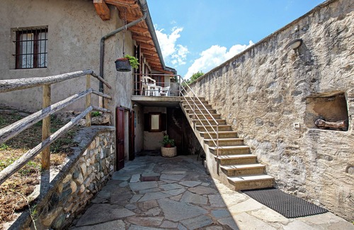 Saint-Pierre Apartment | Apartment 'Alloggio La Tour' with Mountain View, Private Garden and Balcony