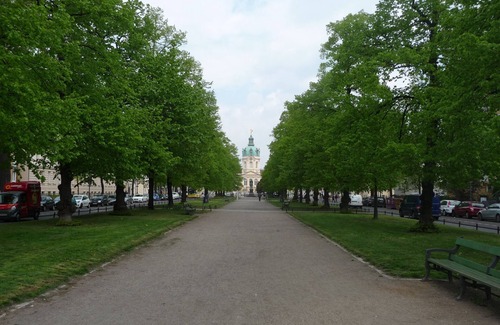 Charlottenburg Apartment | Apartment 'Am Schloss Charlottenburg' with Balcony and Wi-Fi