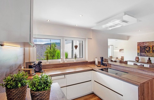 Eslohe Apartment | Apartment 'Am Wald' with Private Terrace, Shared Garden and Wi-Fi
