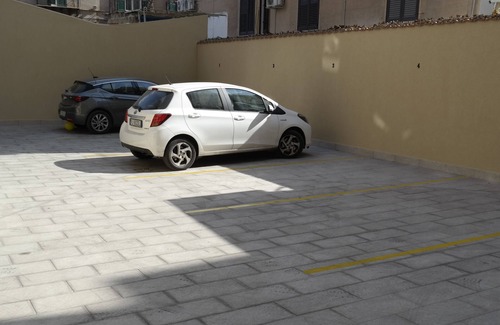 Corso dei Mille - Sant'Erasmo Apartment | APARTMENT AND PARKING SPACE IN THE CENTER OF PALERMO